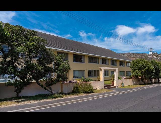 2 BEDROOM APARTMENT FOR SALE IN FISH HOEK